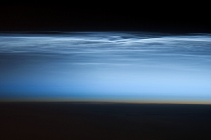 Astronaut Snaps Beautiful Photo of 'Night-Shining Clouds'